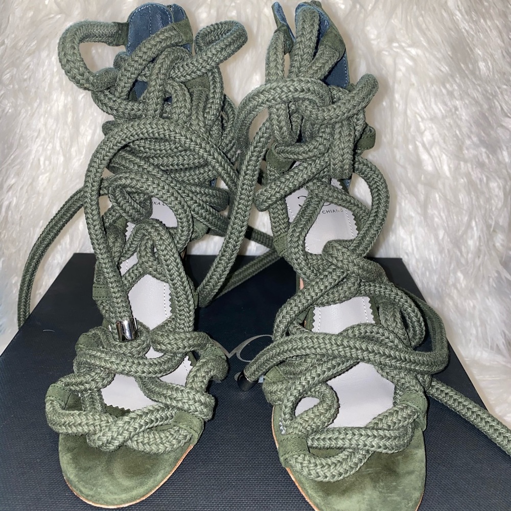 Monika chiang Carla Heel